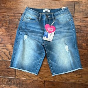 YMI Wanna Betta Butt Mid Rise Bermuda Shorts Size 9/29